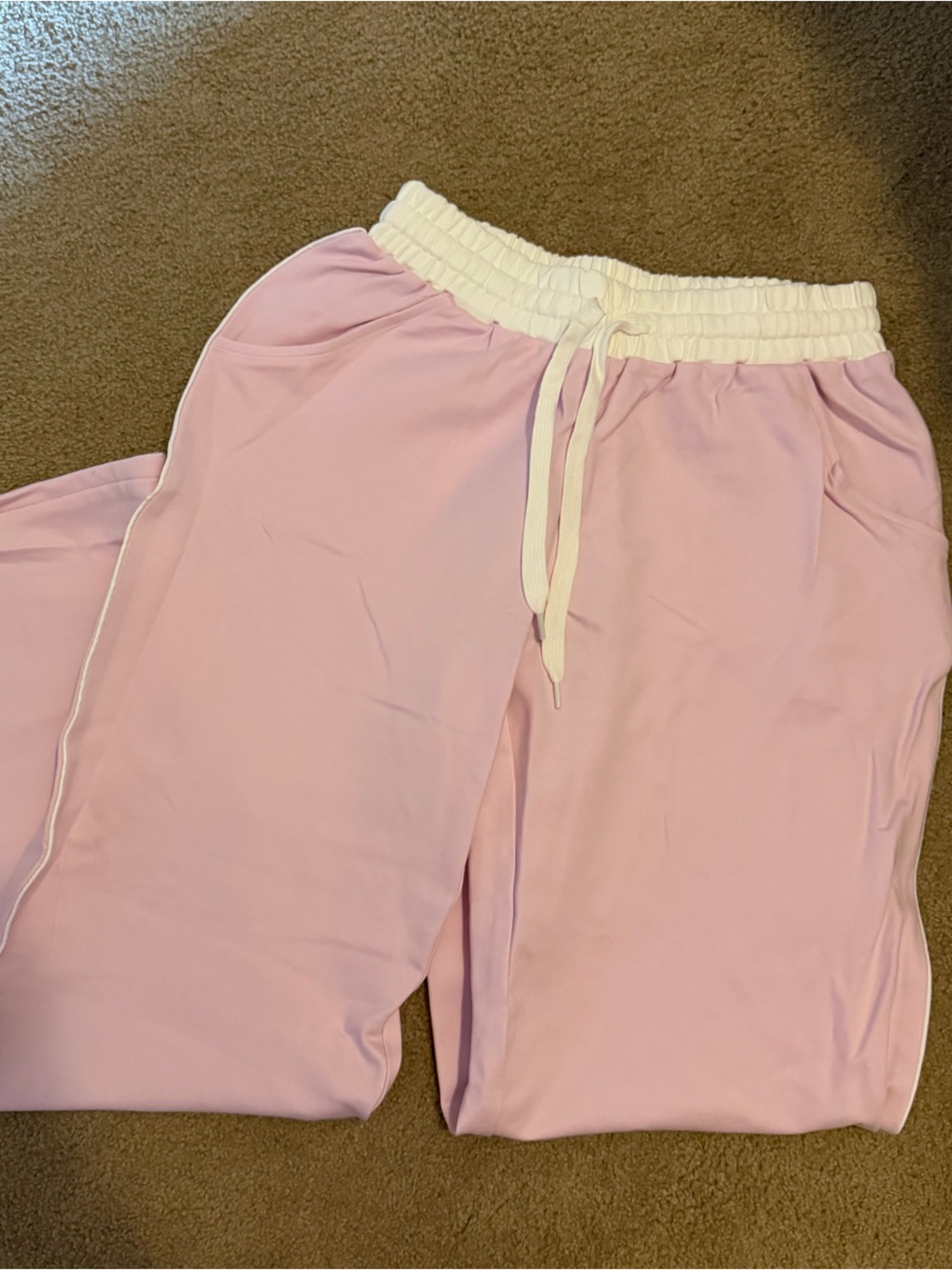 WHITE FOX SWEATS